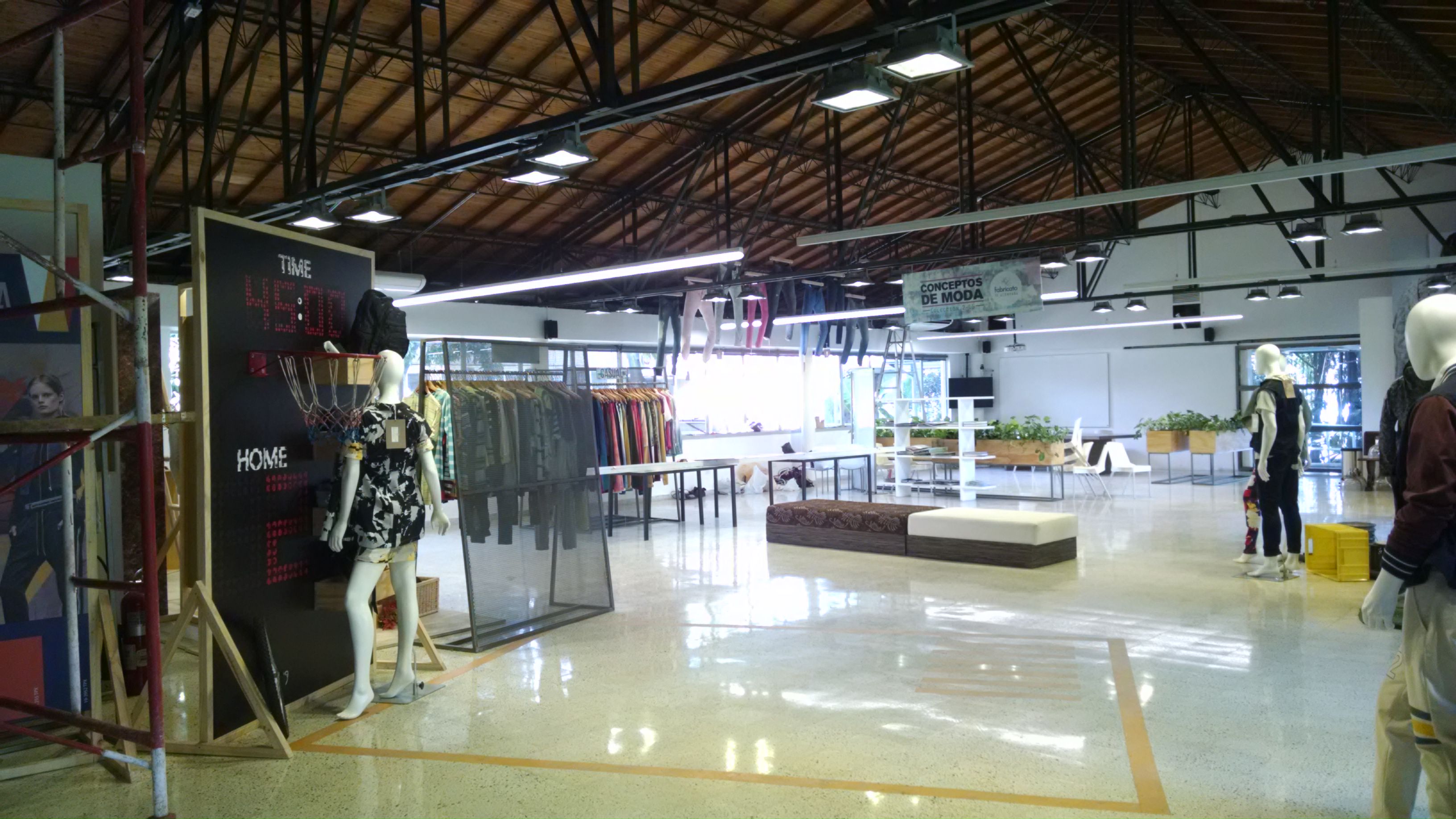 ILUMINACIÓN SHOWROOM FABRICATO